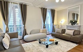 Luxurious Home In Le Marais